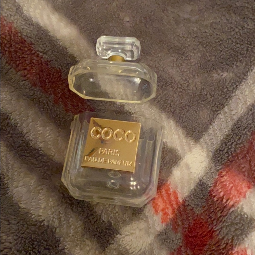 AirPod case - Picture 2 of 4